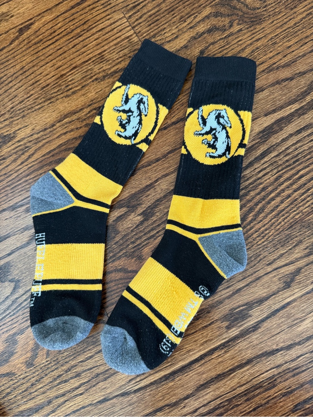 Harry Potter Hufflepuff yellow and black new adult small/medium socks